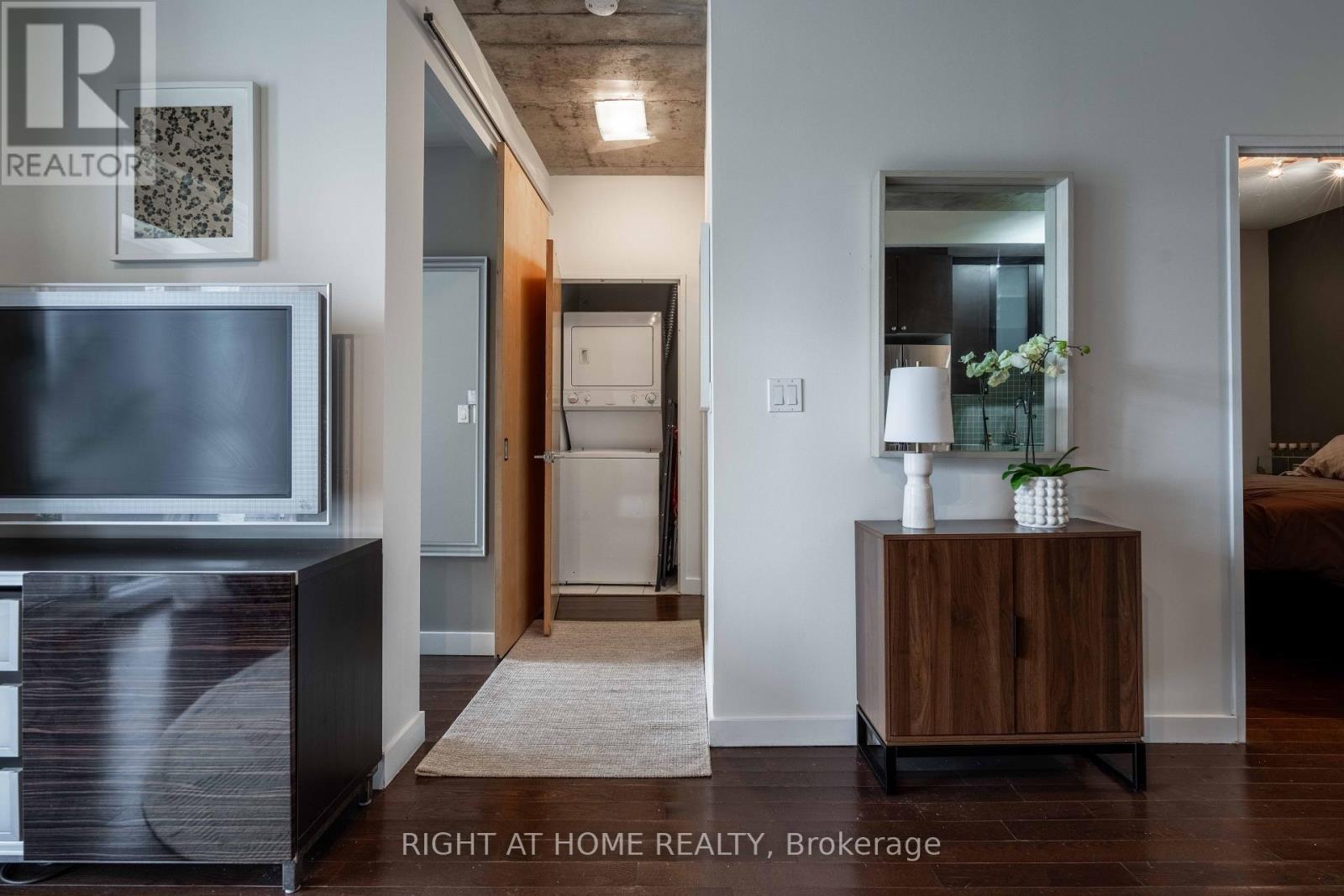 413 - 1 Shaw Street, Toronto, Ontario  M6K 0A1 - Photo 9 - C12397658