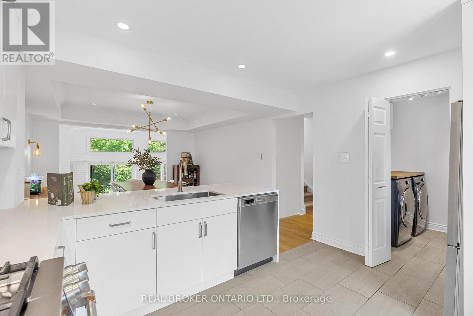 2 - 655 Richmond Road, Ottawa, Ontario  K2A 3Y3 - Photo 19 - X12397692
