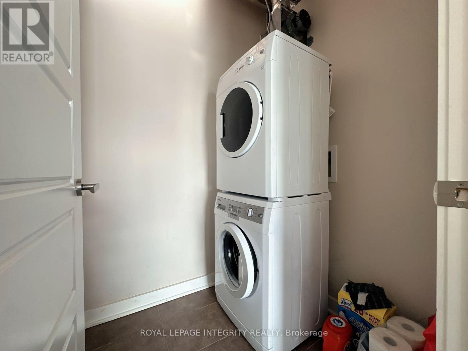 210 - 300 Lett Street, Ottawa, Ontario  K1R 0A8 - Photo 18 - X12397763