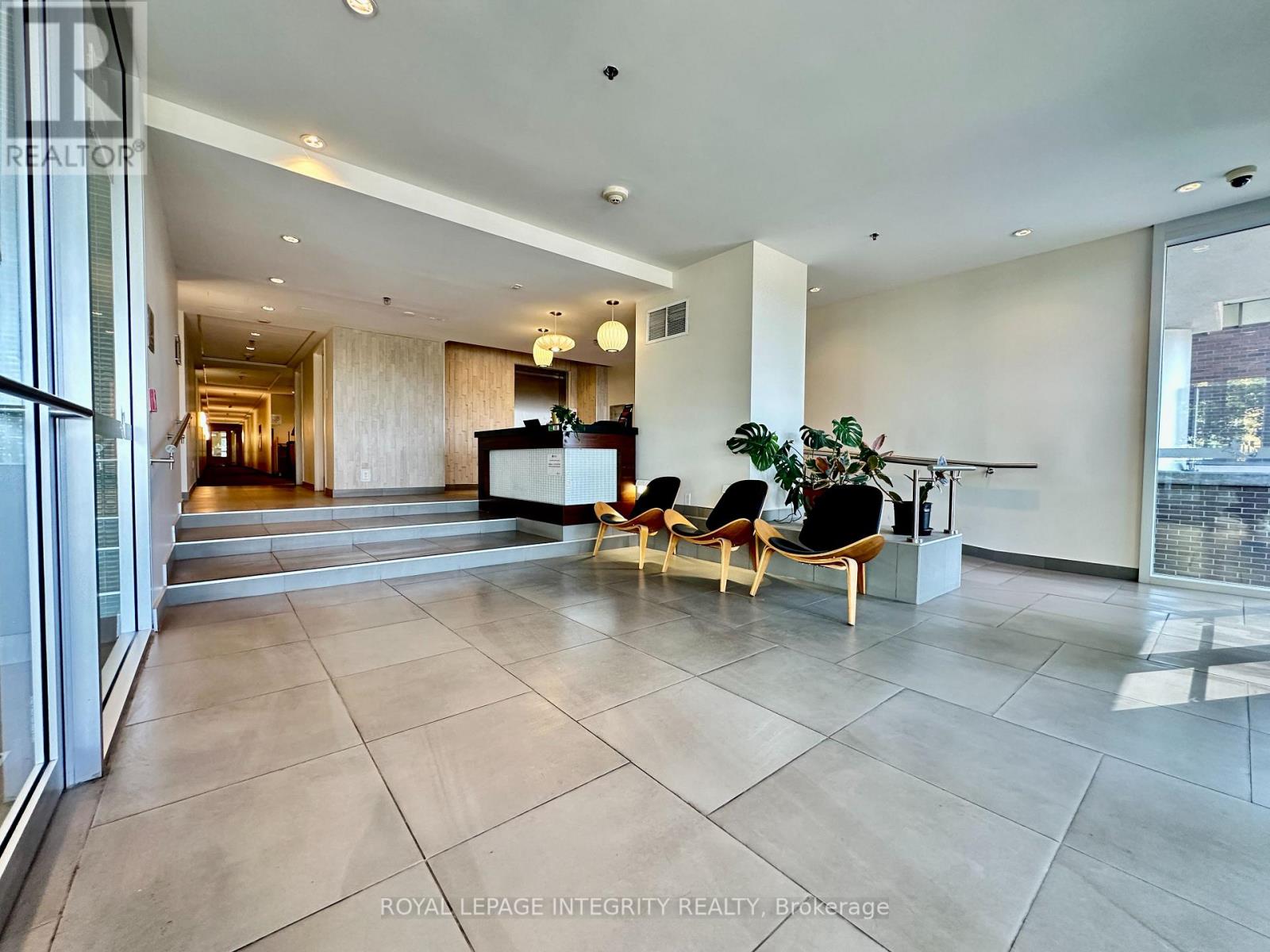 210 - 300 Lett Street, Ottawa, Ontario  K1R 0A8 - Photo 3 - X12397763
