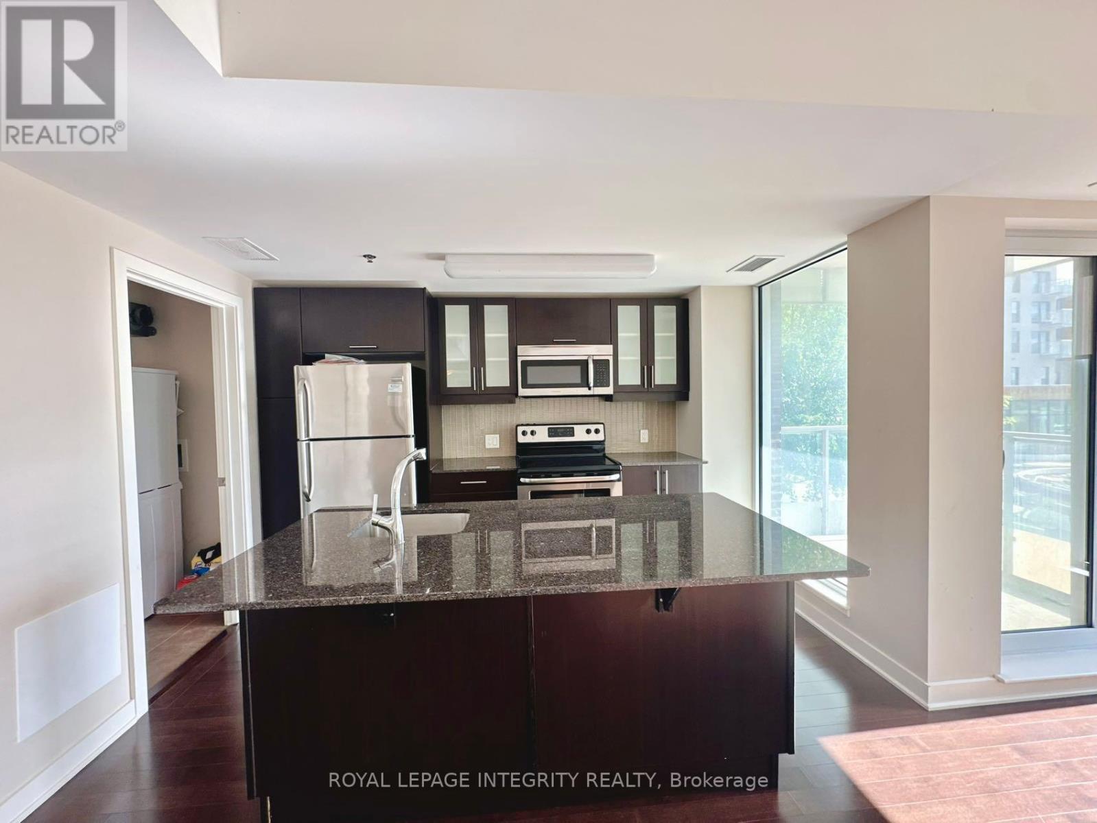210 - 300 Lett Street, Ottawa, Ontario  K1R 0A8 - Photo 5 - X12397763