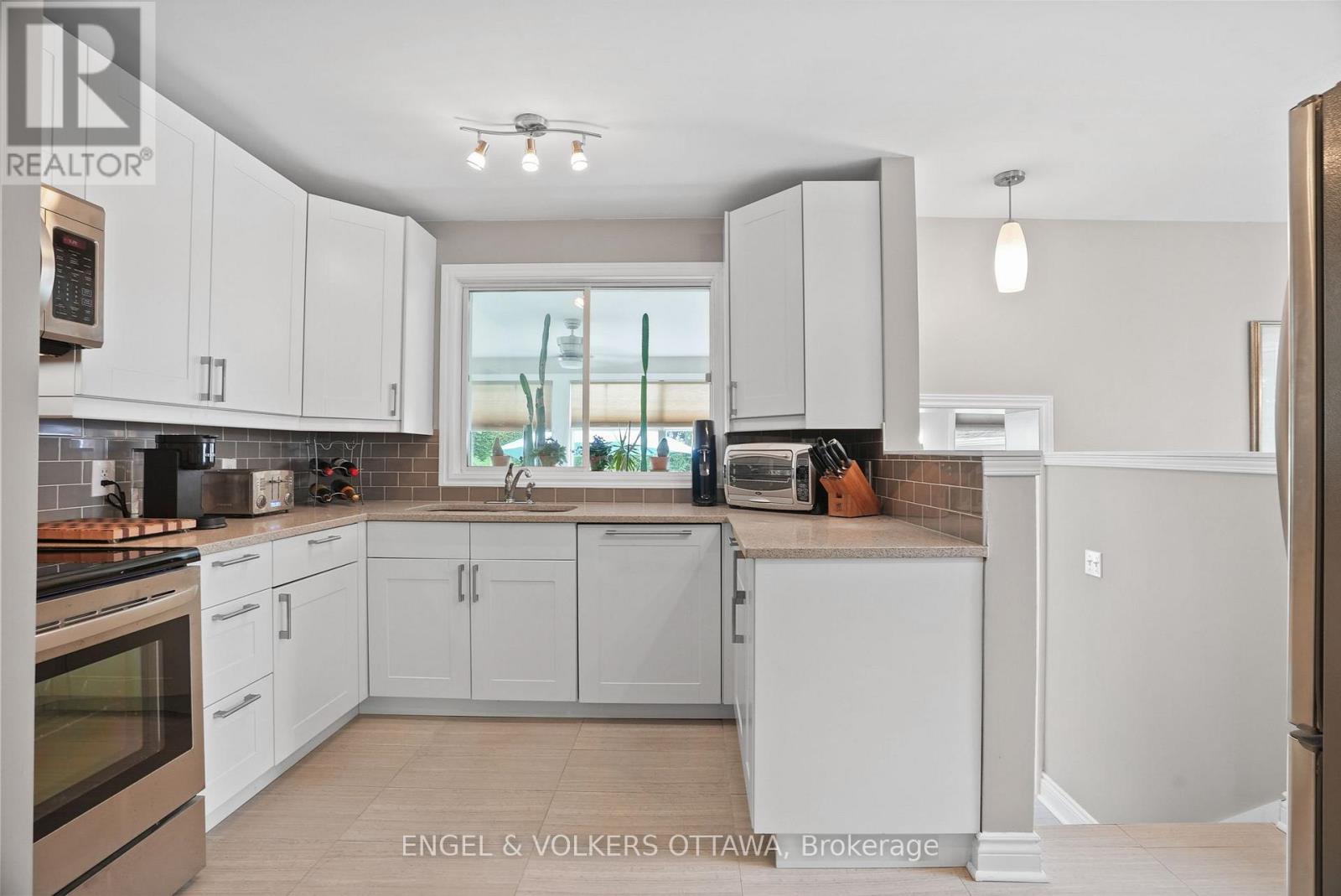 1278 Cheverton Avenue, Ottawa, Ontario  K1H 7P6 - Photo 10 - X12397842