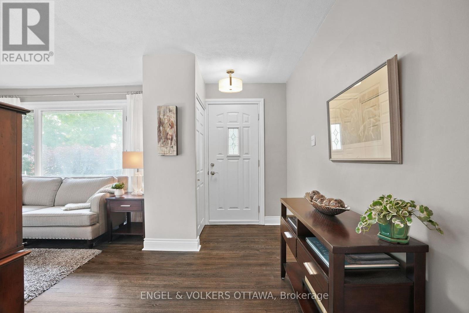 1278 Cheverton Avenue, Ottawa, Ontario  K1H 7P6 - Photo 2 - X12397842