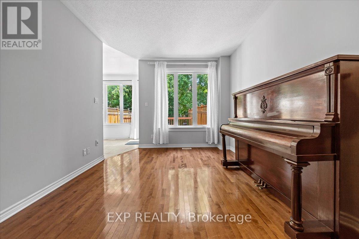 264 Bradwell Way, Ottawa, Ontario  K1T 4J2 - Photo 11 - X12397856