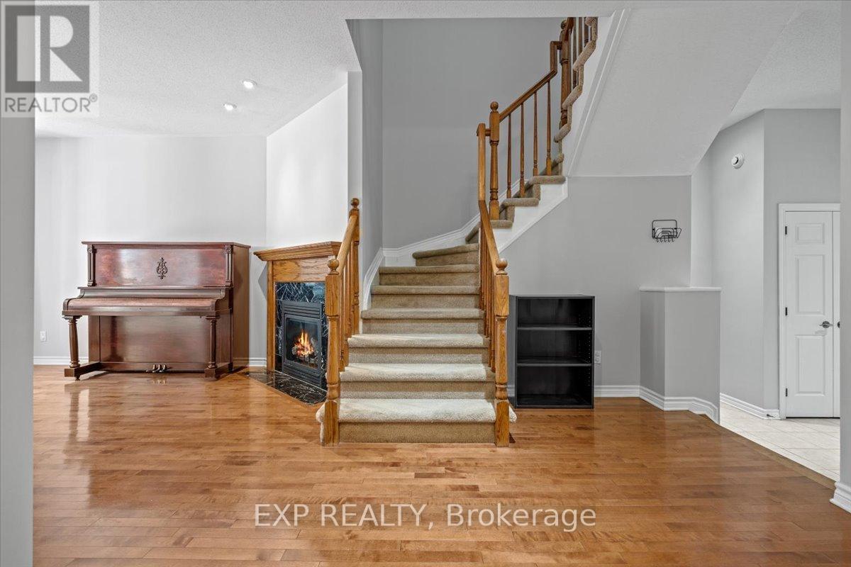 264 Bradwell Way, Ottawa, Ontario  K1T 4J2 - Photo 9 - X12397856