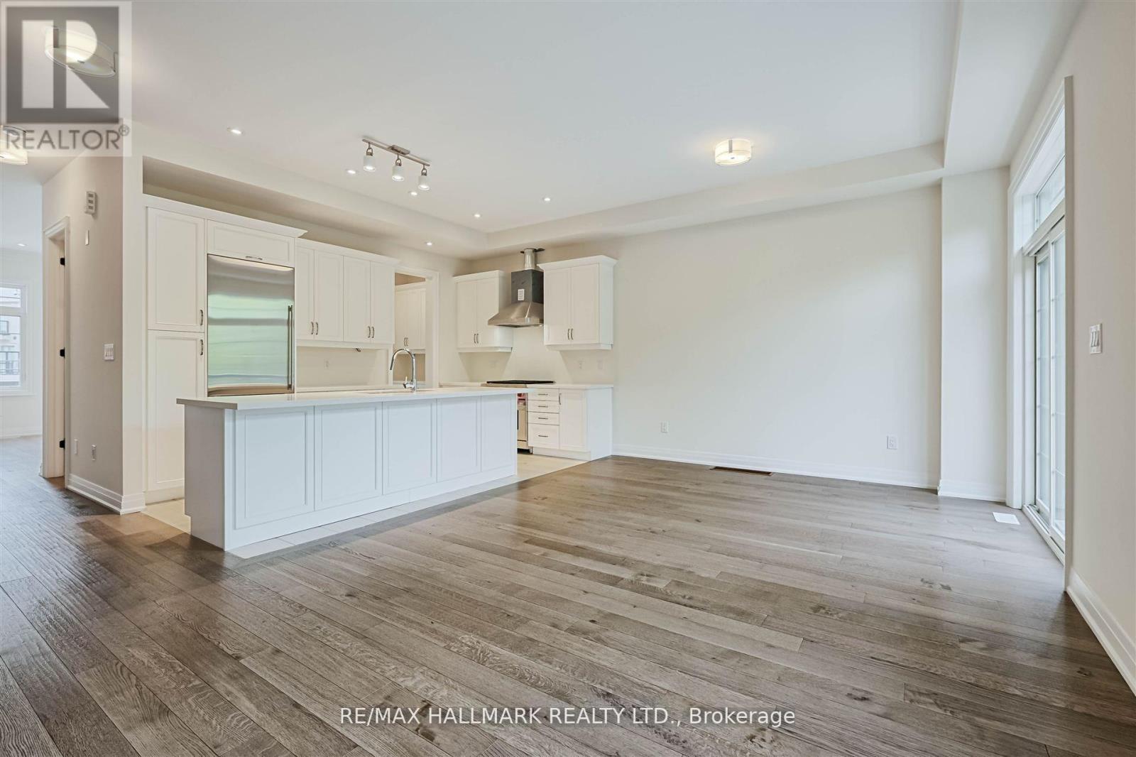5 West Village Lane, Markham, Ontario  L6C 3L5 - Photo 11 - N12397632
