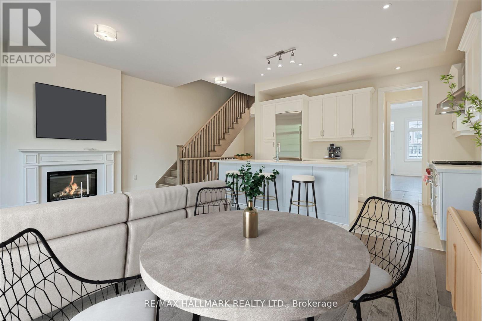 5 West Village Lane, Markham, Ontario  L6C 3L5 - Photo 8 - N12397632