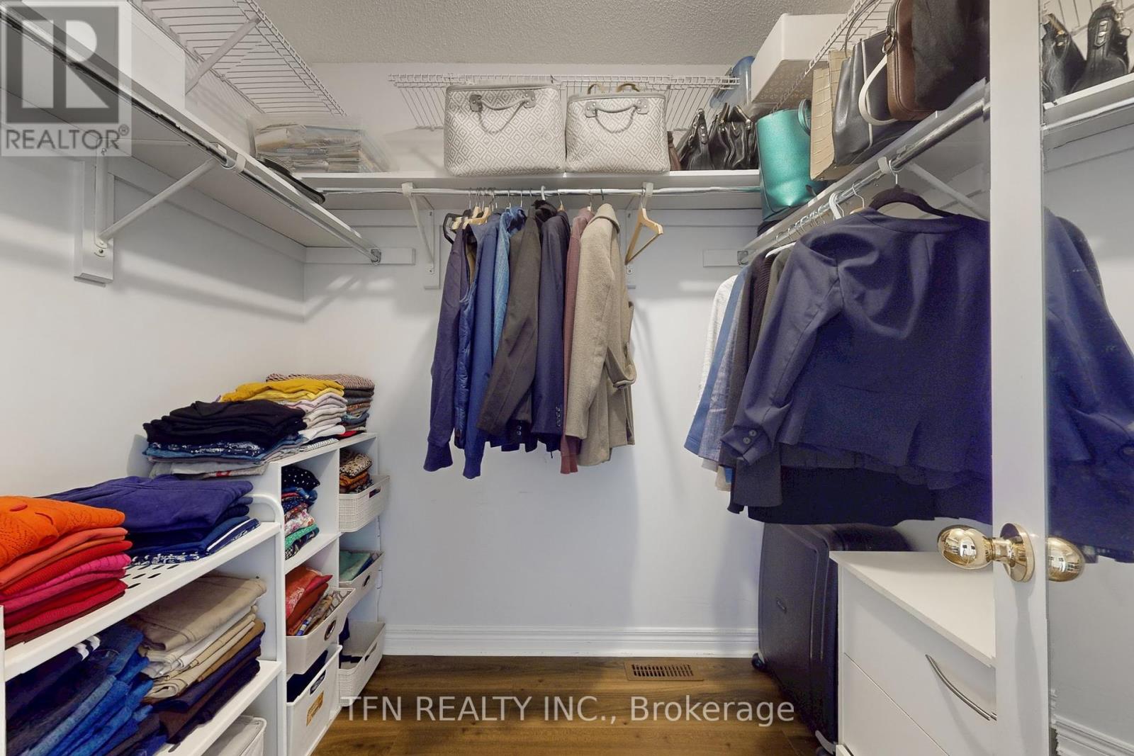 851 Clemens Crescent, Mississauga, Ontario  L5V 2S8 - Photo 20 - W12246834