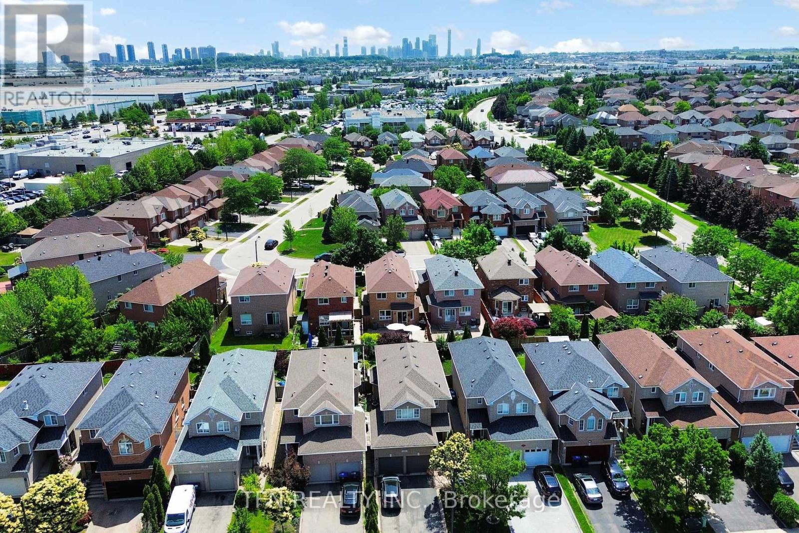 851 Clemens Crescent, Mississauga, Ontario  L5V 2S8 - Photo 49 - W12246834