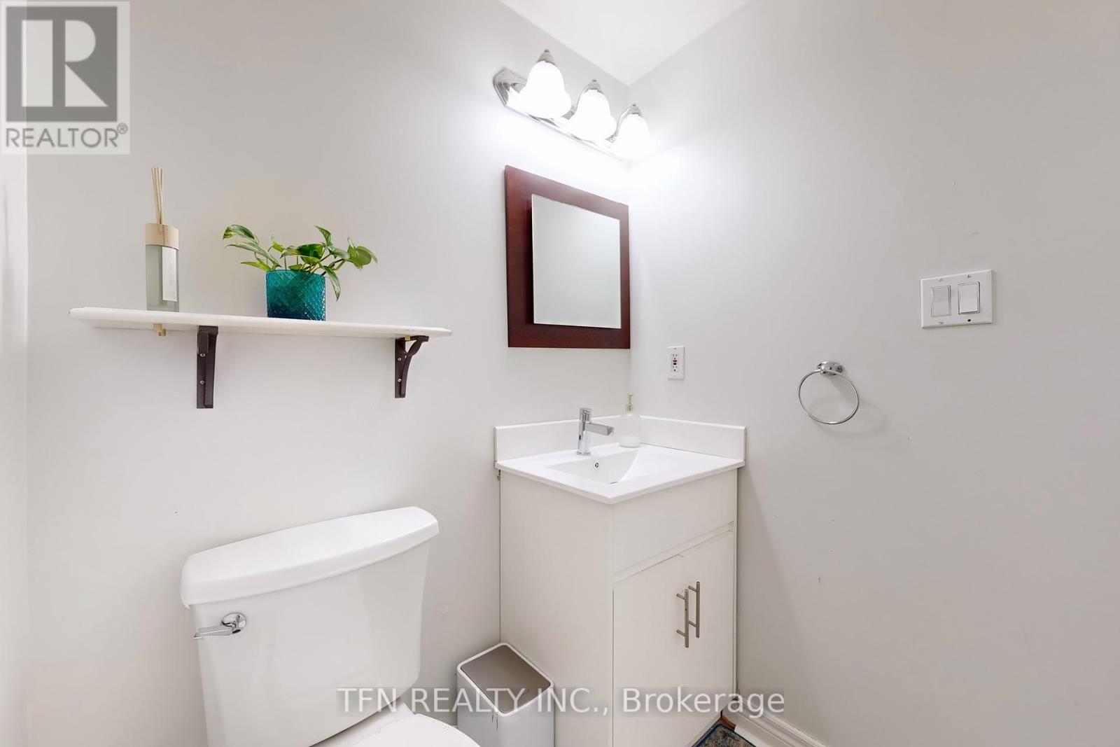 851 Clemens Crescent, Mississauga, Ontario  L5V 2S8 - Photo 15 - W12246834