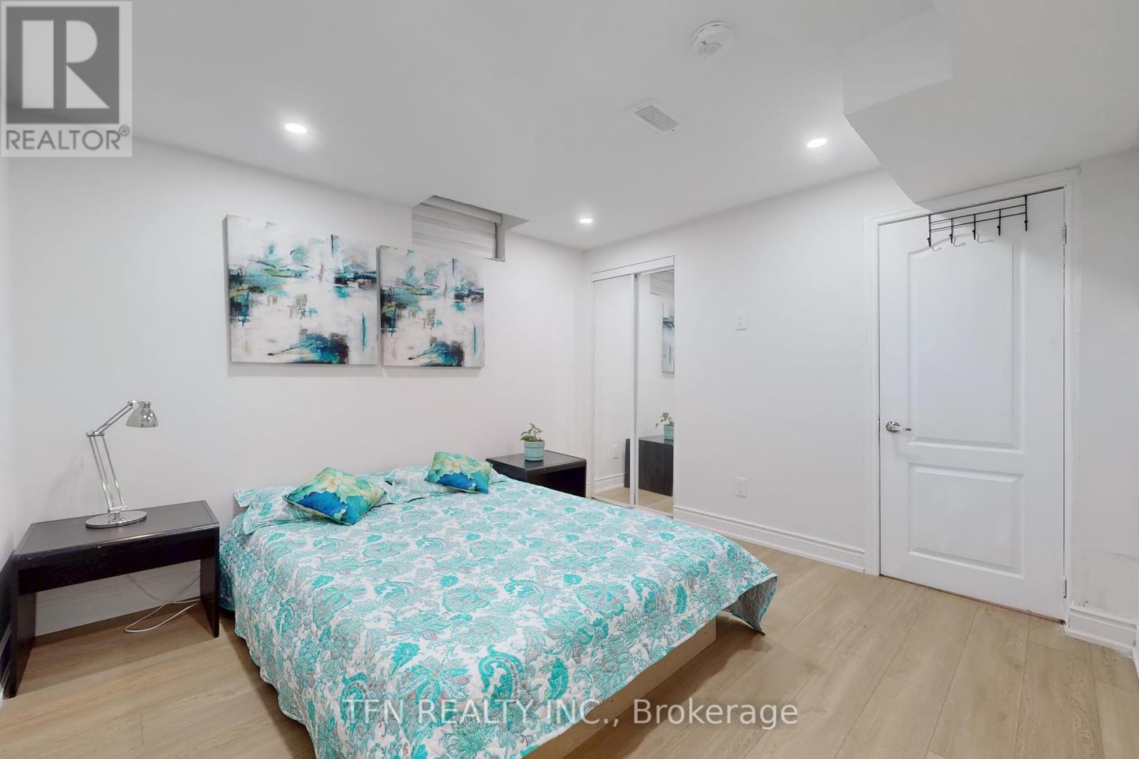 851 Clemens Crescent, Mississauga, Ontario  L5V 2S8 - Photo 37 - W12246834