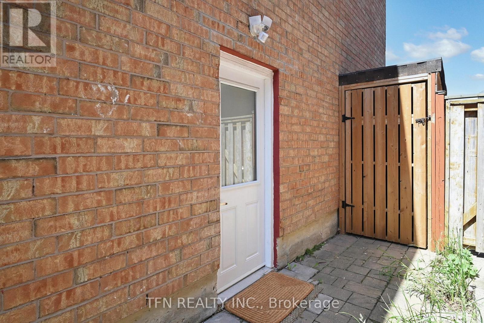 851 Clemens Crescent, Mississauga, Ontario  L5V 2S8 - Photo 45 - W12246834