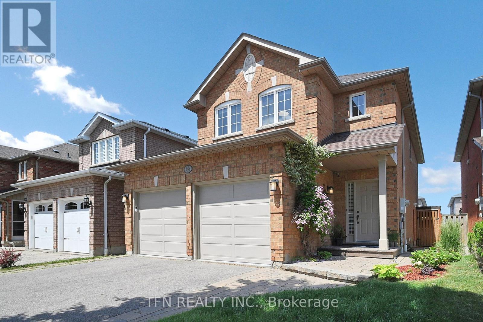 Property at 851 CLEMENS CRESCENT image 1