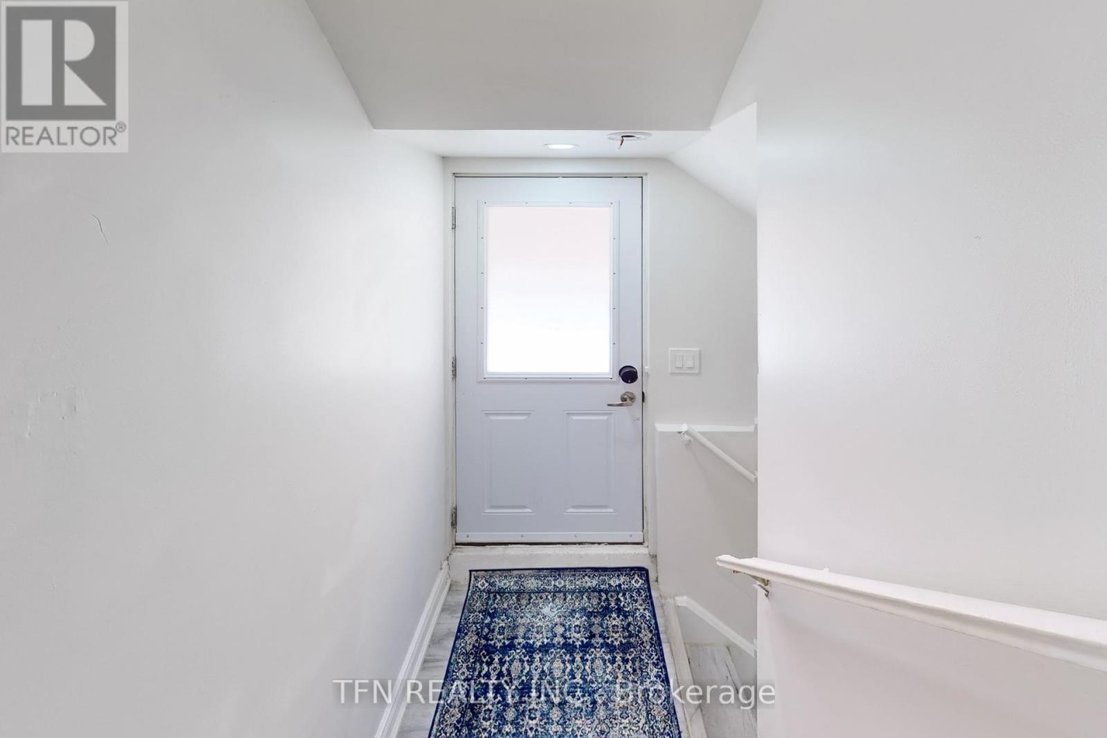 851 Clemens Crescent, Mississauga, Ontario  L5V 2S8 - Photo 29 - W12246834