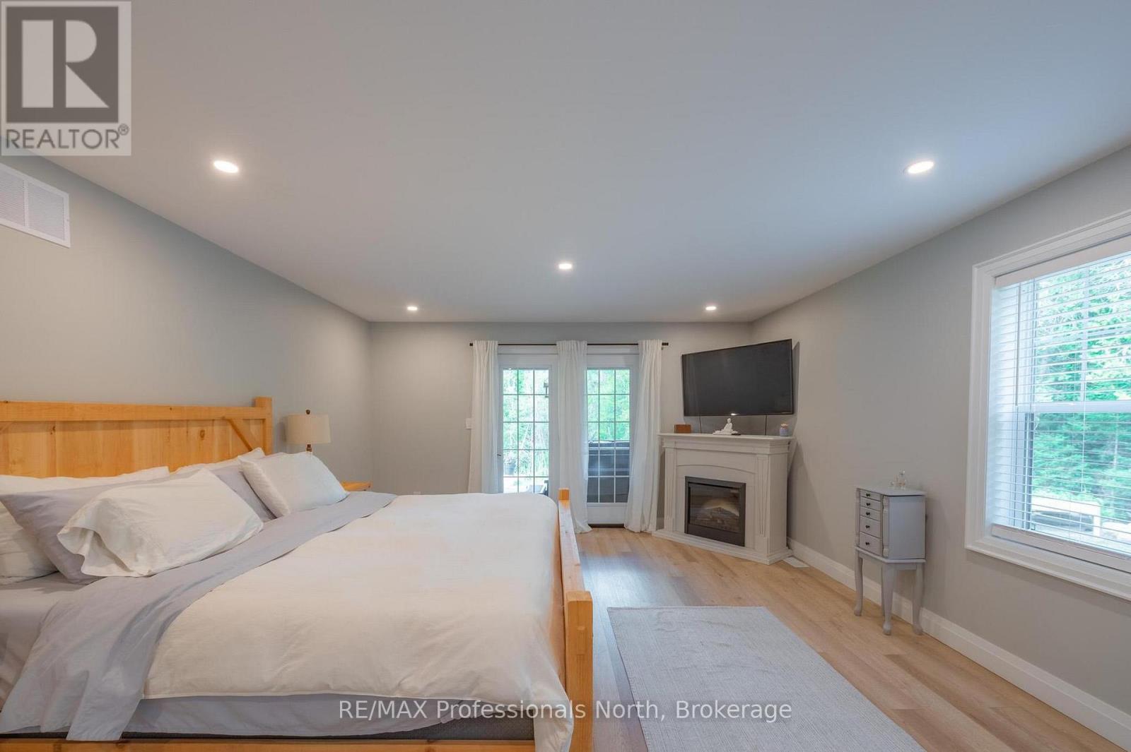 1677 Hospitality Road, Minden Hills (Snowdon), Ontario  K0M 2K0 - Photo 11 - X12397762