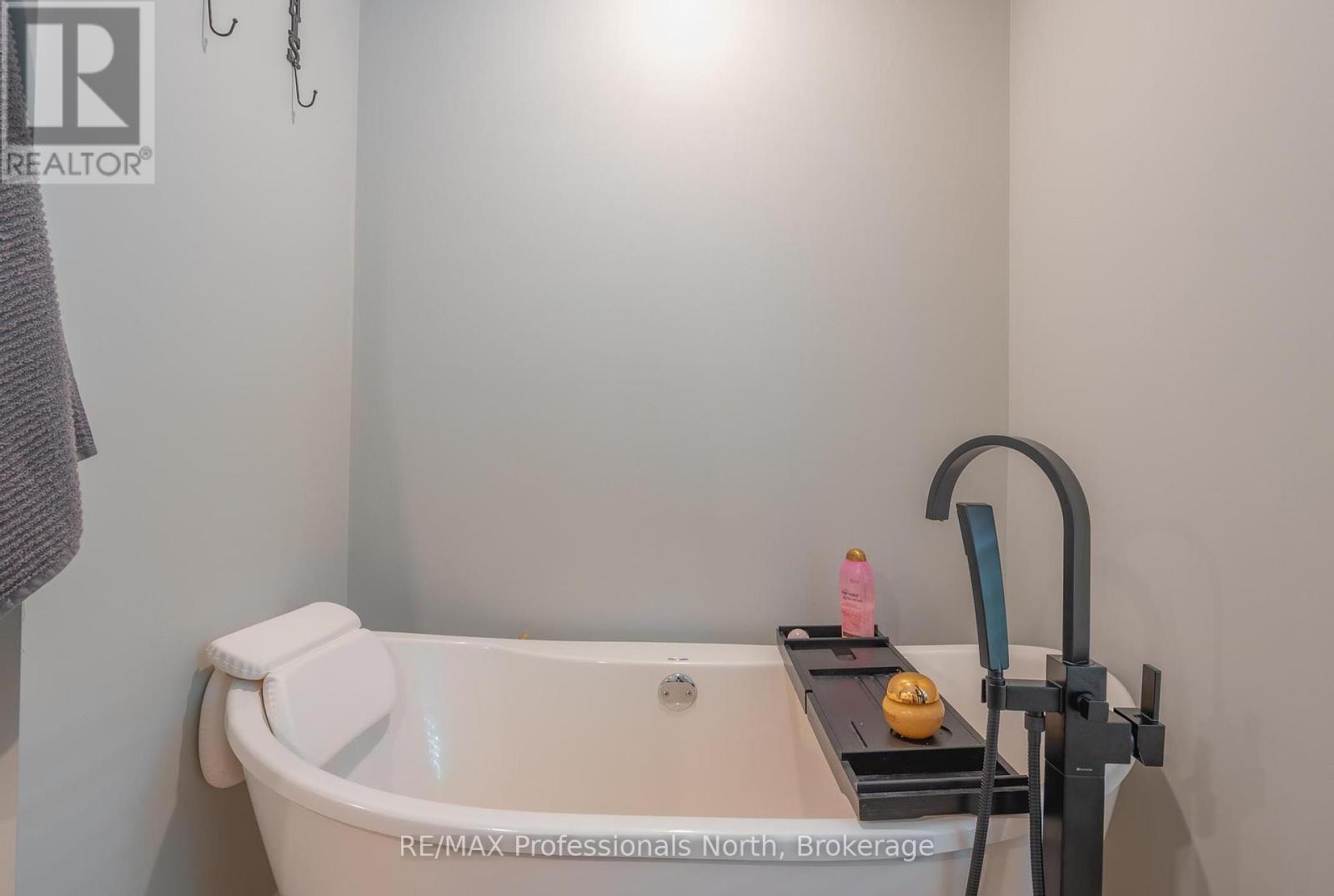 1677 Hospitality Road, Minden Hills (Snowdon), Ontario  K0M 2K0 - Photo 14 - X12397762