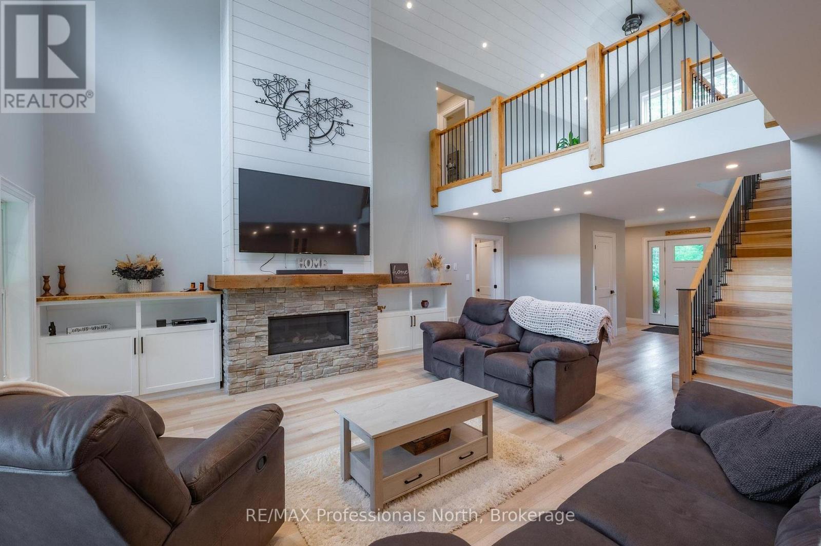 1677 Hospitality Road, Minden Hills (Snowdon), Ontario  K0M 2K0 - Photo 2 - X12397762