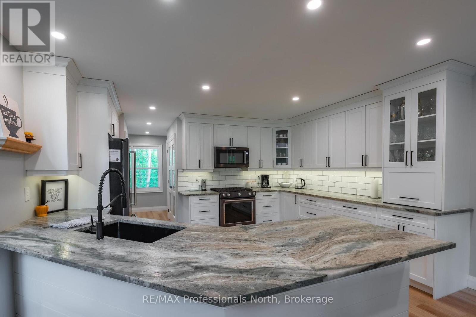 1677 Hospitality Road, Minden Hills (Snowdon), Ontario  K0M 2K0 - Photo 3 - X12397762