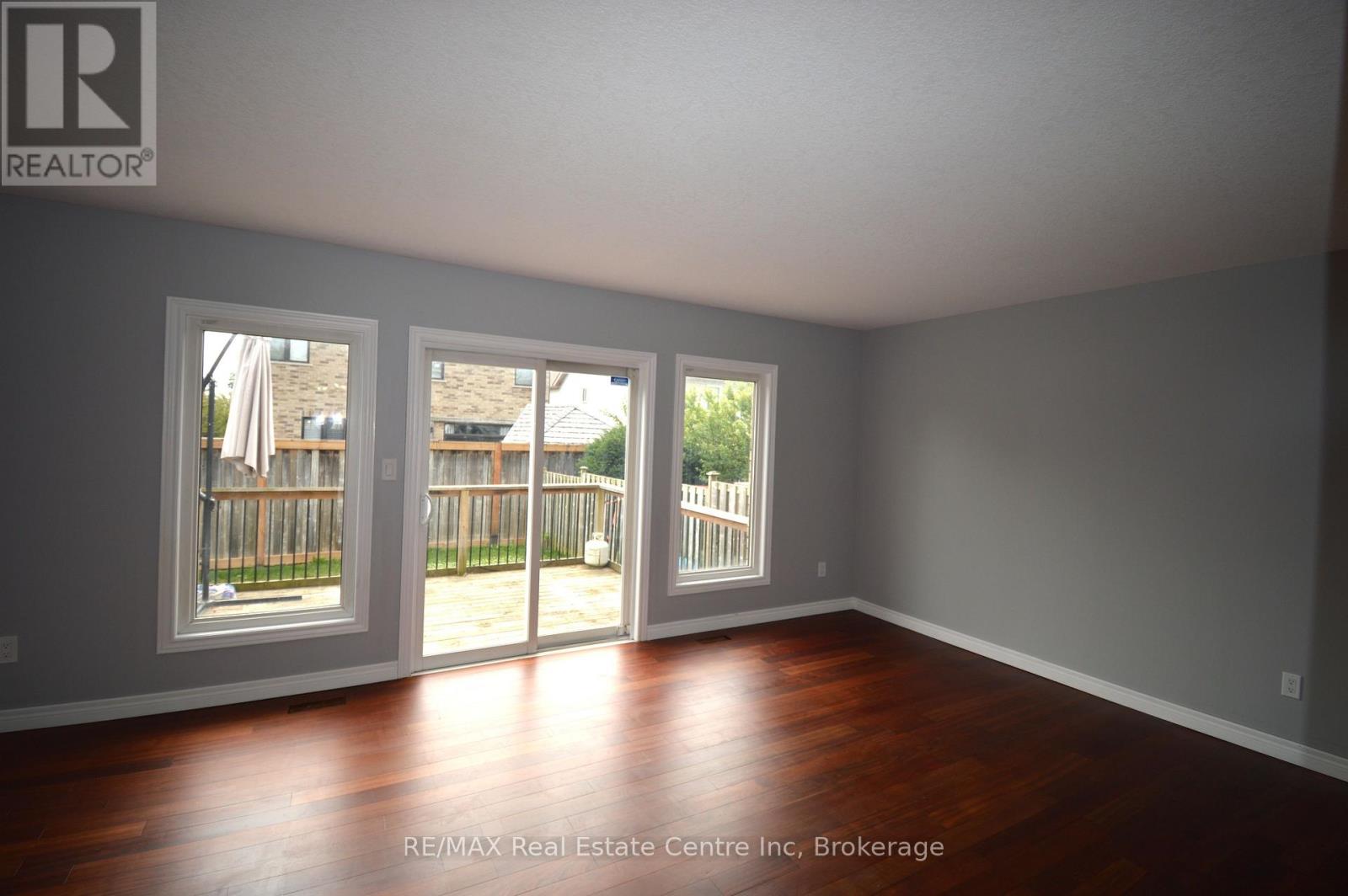 49 Edwards Street, Guelph, Ontario  N1E 0B8 - Photo 2 - X12397773