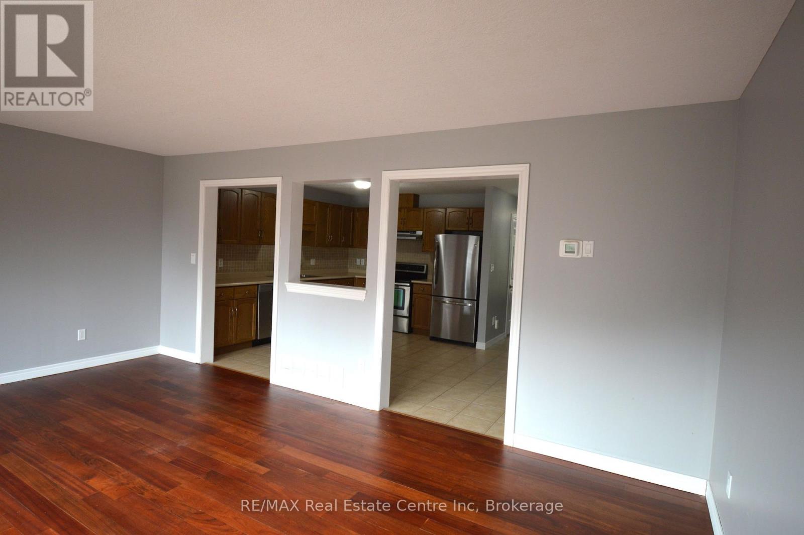 49 Edwards Street, Guelph, Ontario  N1E 0B8 - Photo 4 - X12397773
