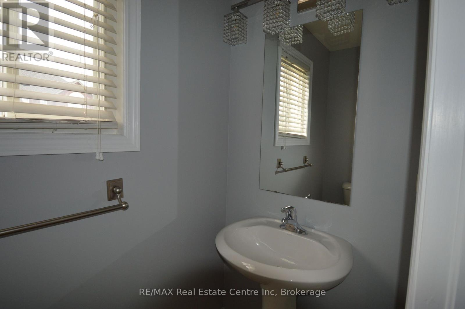 49 Edwards Street, Guelph, Ontario  N1E 0B8 - Photo 7 - X12397773