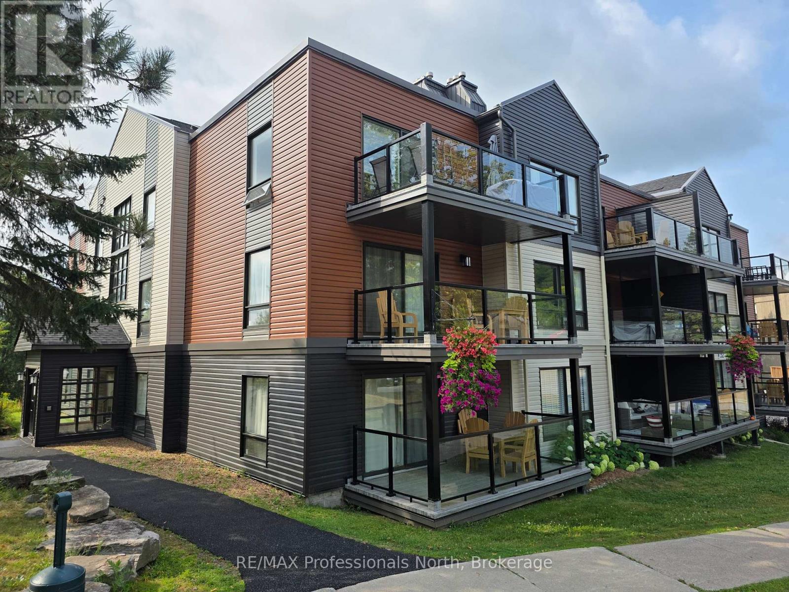 52-203 - 1235 DEERHURST DRIVE, Huntsville, Ontario