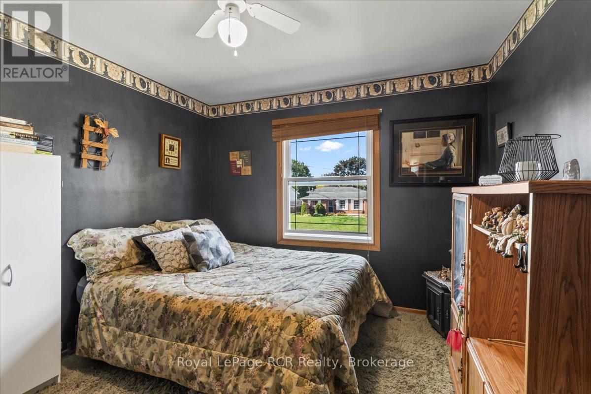 543 19th Avenue, Hanover, Ontario  N4N 3G4 - Photo 13 - X12397841