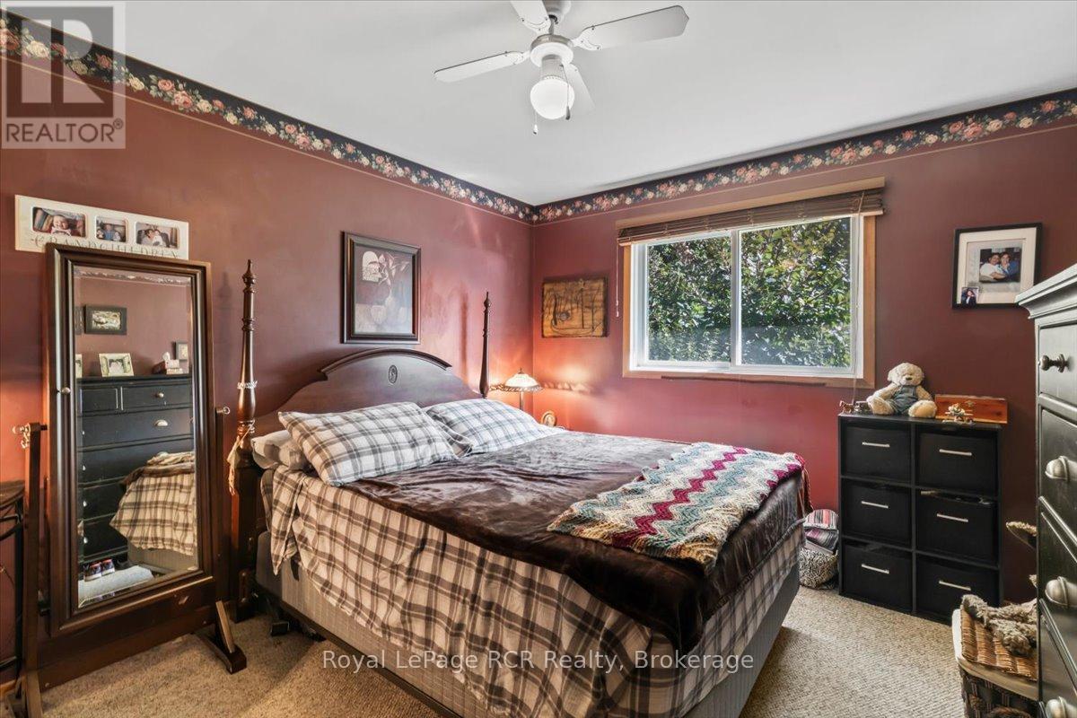 543 19th Avenue, Hanover, Ontario  N4N 3G4 - Photo 14 - X12397841