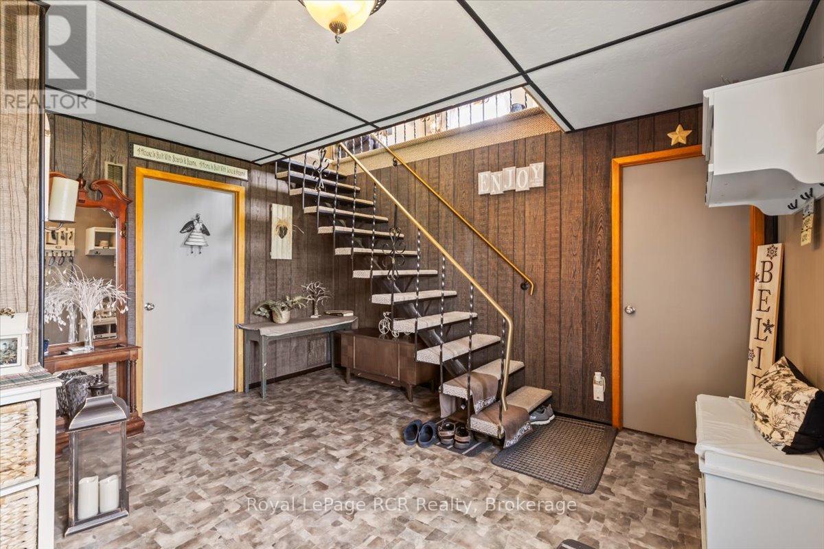543 19th Avenue, Hanover, Ontario  N4N 3G4 - Photo 16 - X12397841
