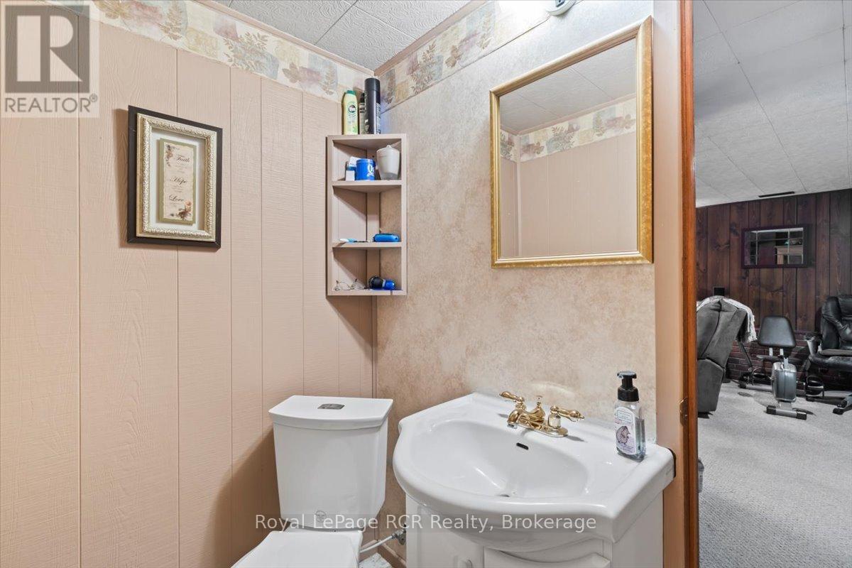 543 19th Avenue, Hanover, Ontario  N4N 3G4 - Photo 17 - X12397841