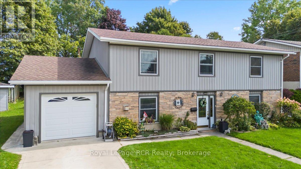543 19th Avenue, Hanover, Ontario  N4N 3G4 - Photo 2 - X12397841