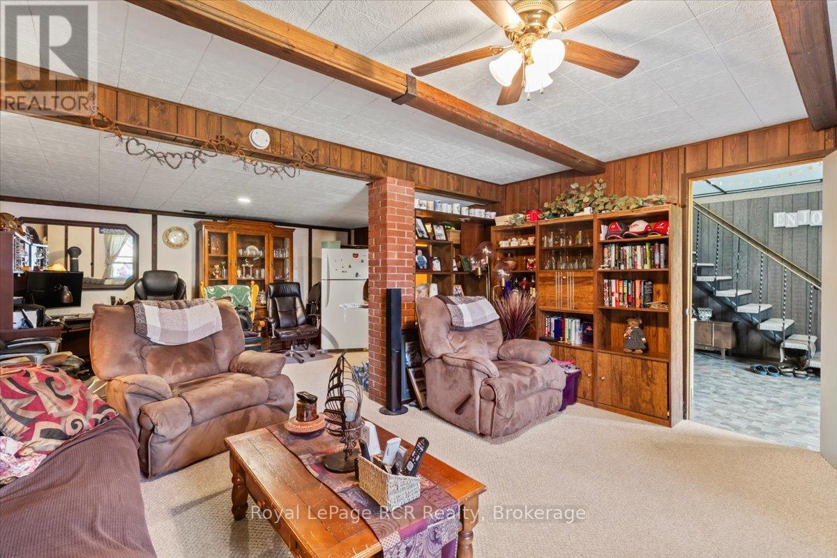543 19th Avenue, Hanover, Ontario  N4N 3G4 - Photo 20 - X12397841