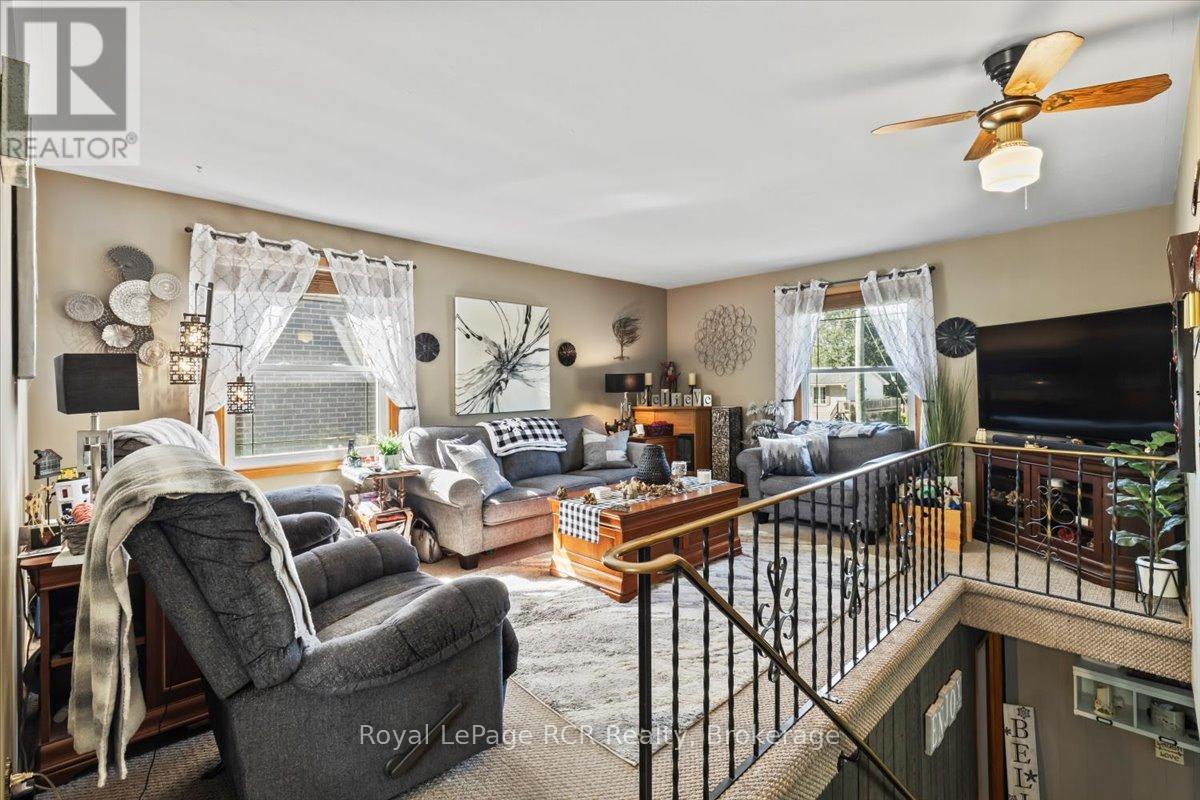 543 19th Avenue, Hanover, Ontario  N4N 3G4 - Photo 7 - X12397841
