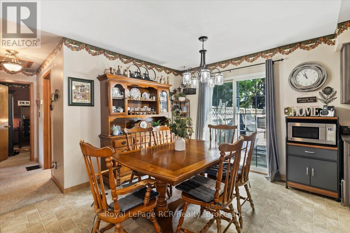 543 19th Avenue, Hanover, Ontario  N4N 3G4 - Photo 8 - X12397841
