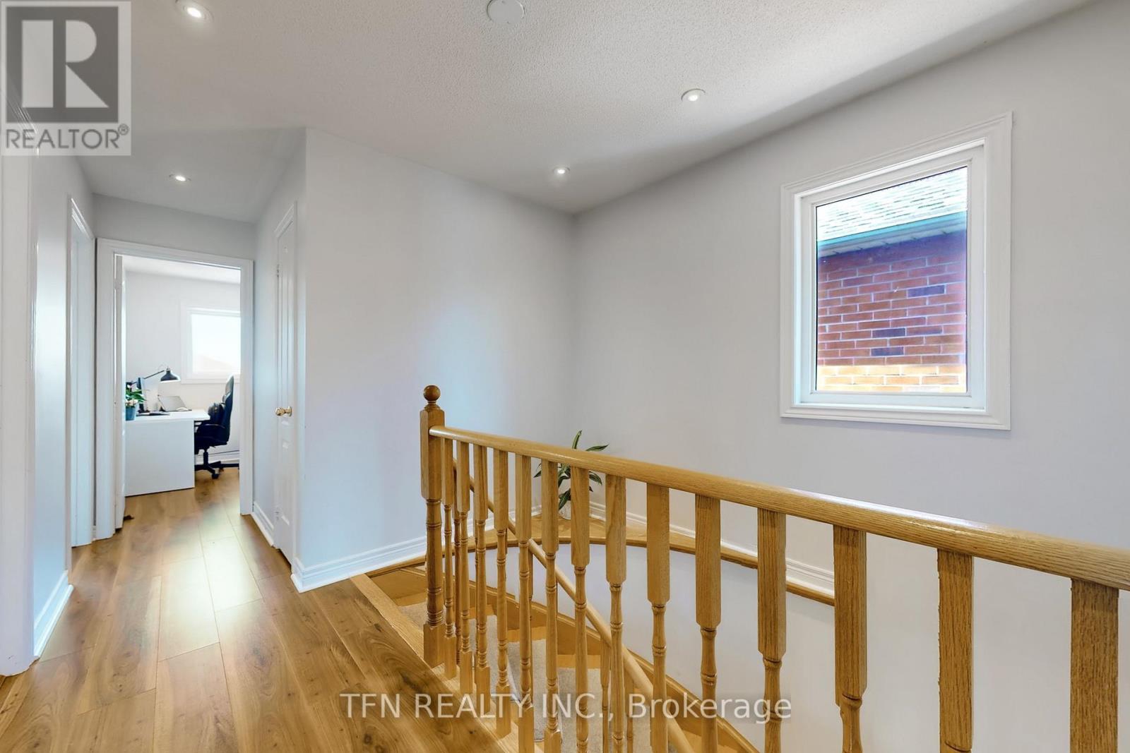 851 Clemens Crescent, Mississauga, Ontario  L5V 2S8 - Photo 17 - W12246834