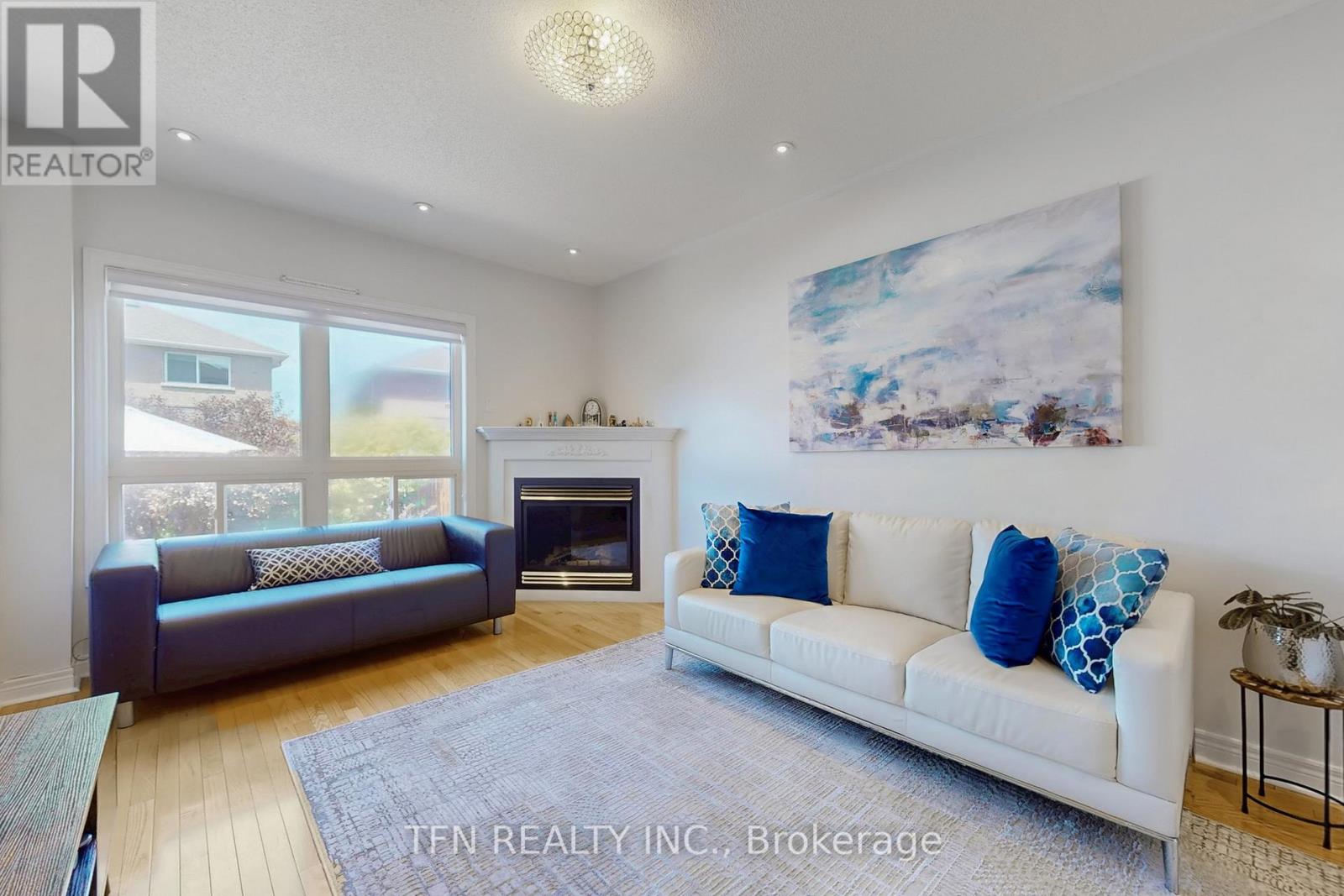 851 Clemens Crescent, Mississauga, Ontario  L5V 2S8 - Photo 8 - W12246834
