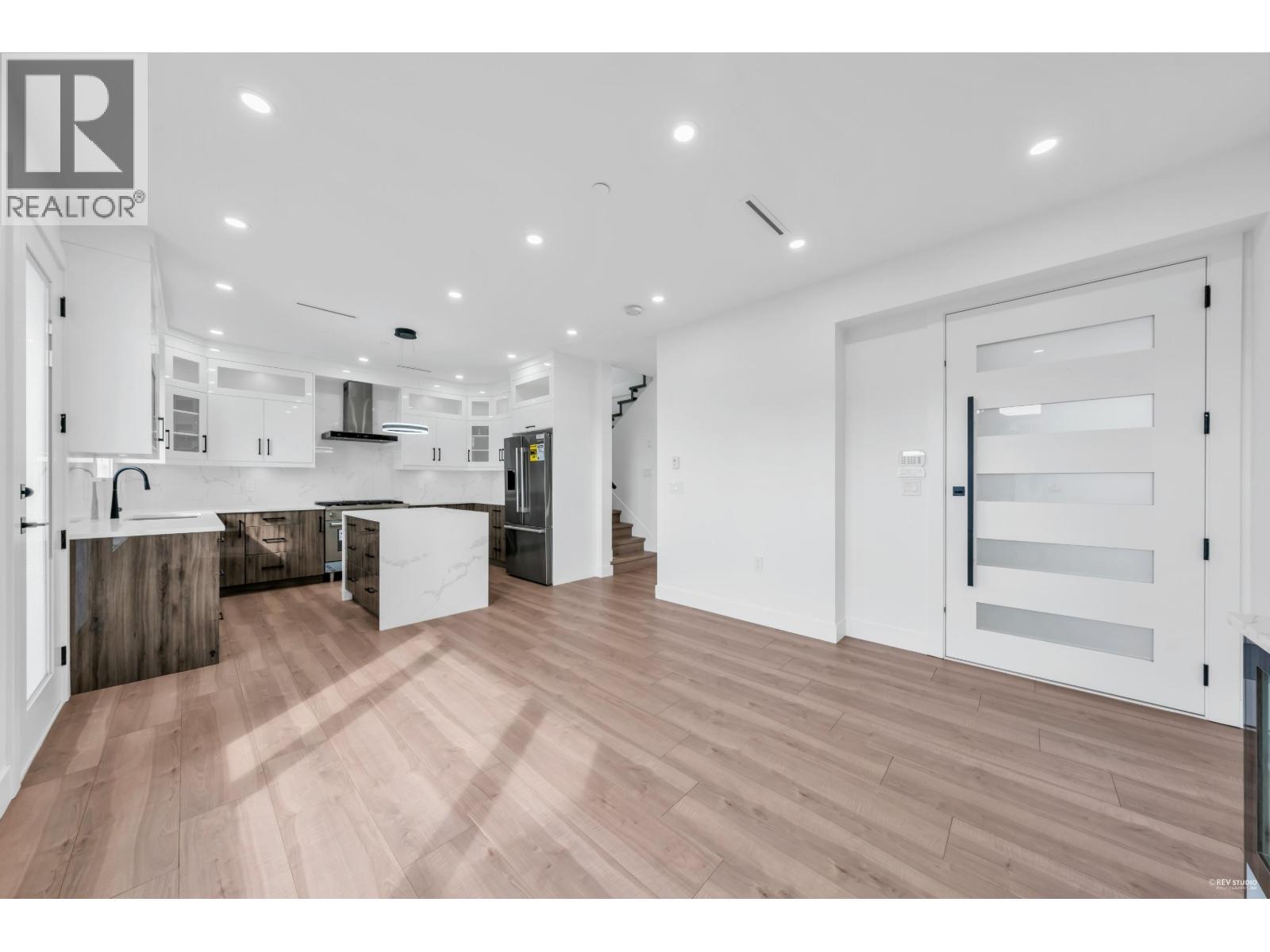 2 3344 ADANAC STREET, Vancouver, British Columbia