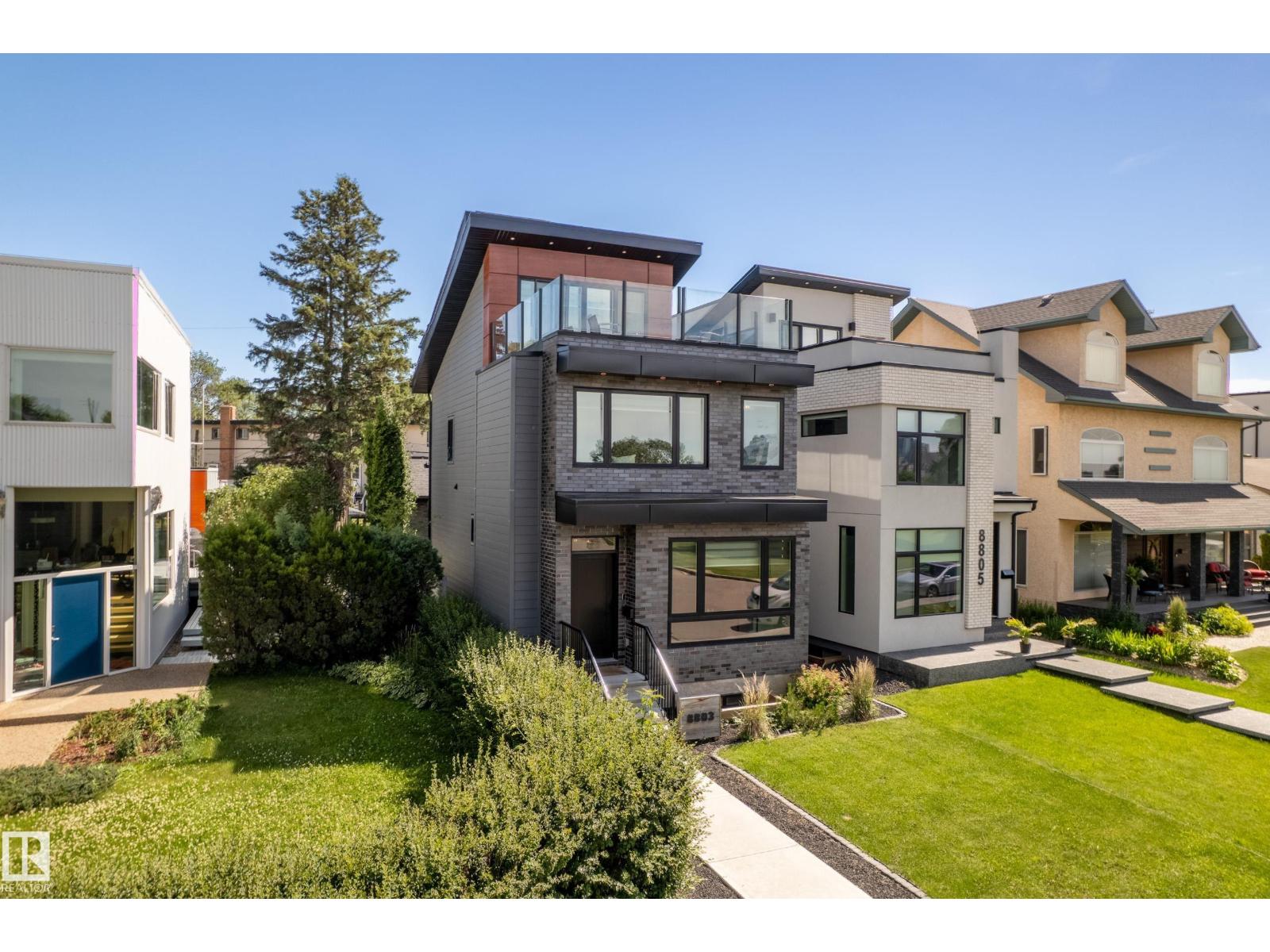 8803 STRATHEARN DR NW, Edmonton, Alberta