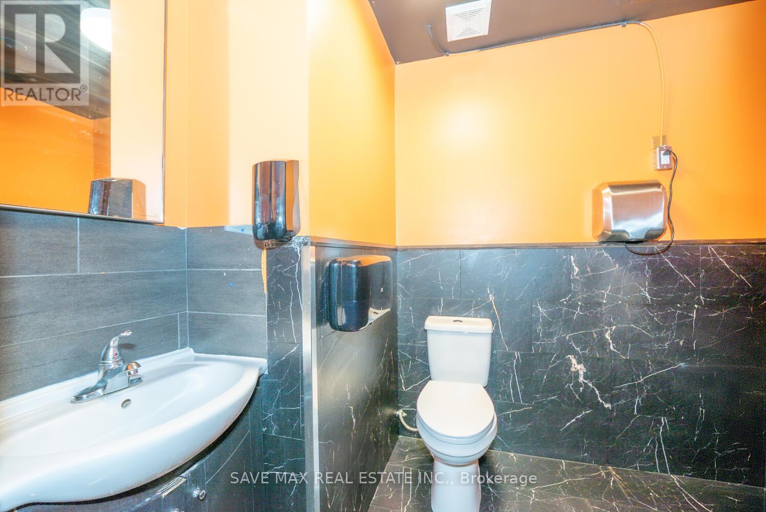 4 - 466 Merritt Street, St. Catharines, Ontario  L2P 1P3 - Photo 11 - X12391338
