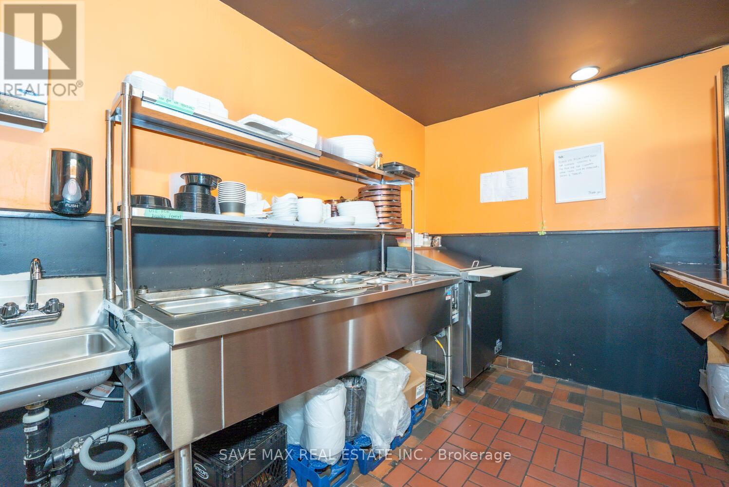 4 - 466 Merritt Street, St. Catharines, Ontario  L2P 1P3 - Photo 17 - X12391338