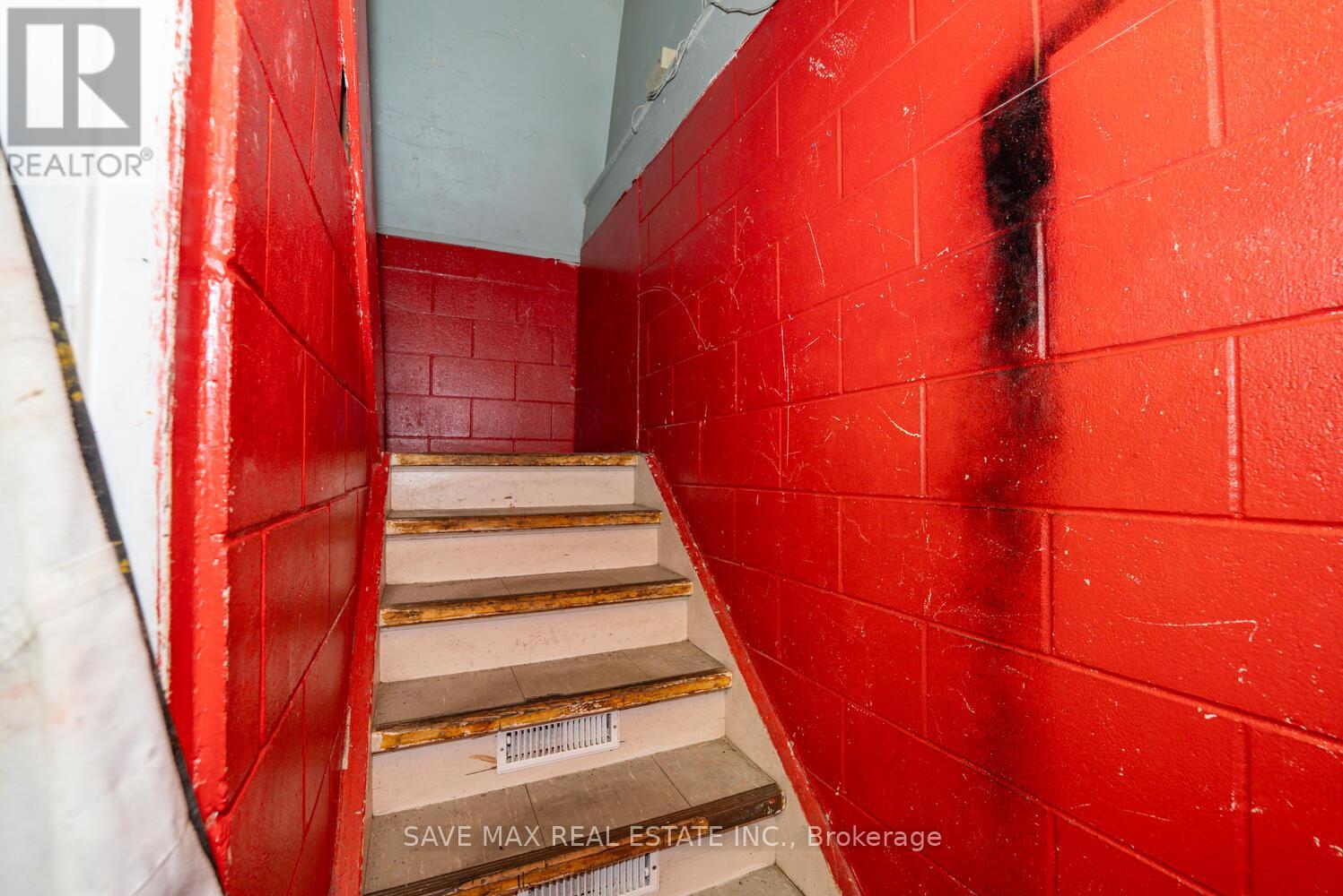4 - 466 Merritt Street, St. Catharines, Ontario  L2P 1P3 - Photo 22 - X12391338