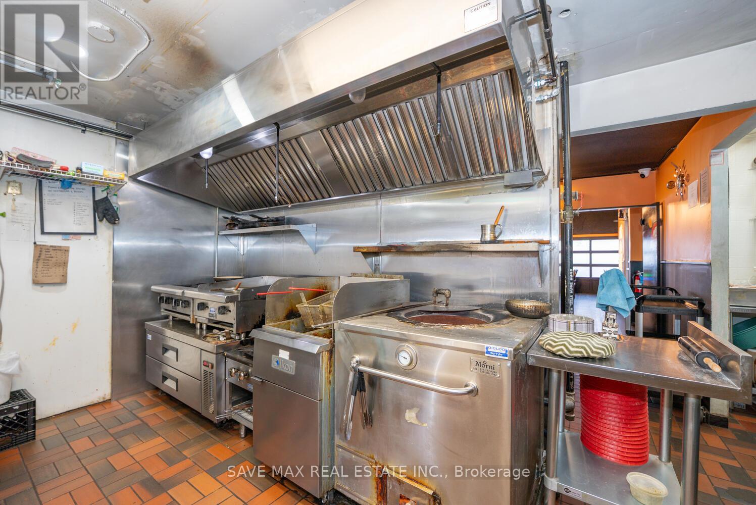 4 - 466 Merritt Street, St. Catharines, Ontario  L2P 1P3 - Photo 19 - X12391338