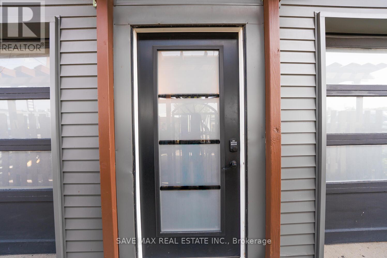 4 - 466 Merritt Street, St. Catharines, Ontario  L2P 1P3 - Photo 2 - X12391338
