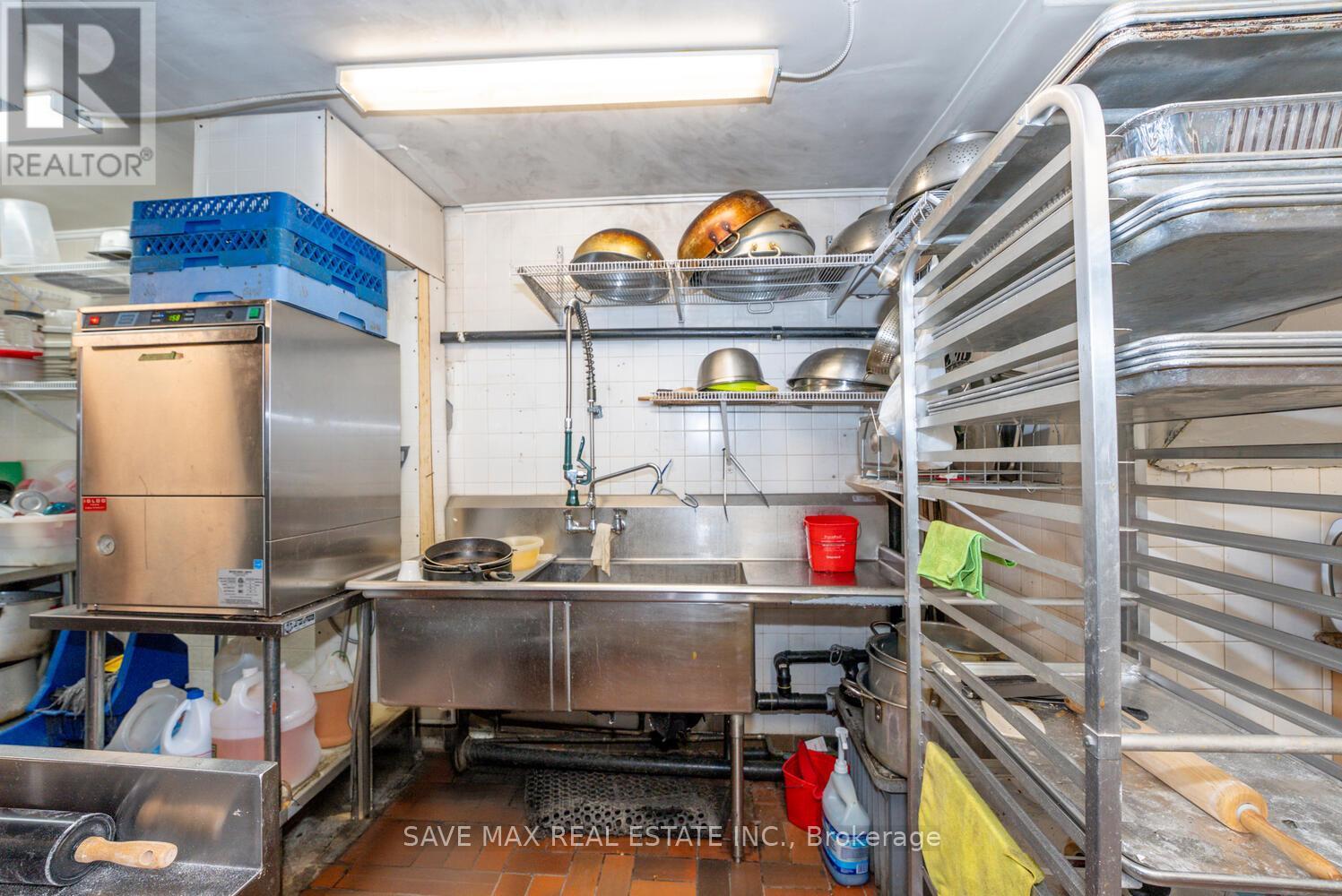 4 - 466 Merritt Street, St. Catharines, Ontario  L2P 1P3 - Photo 21 - X12391338