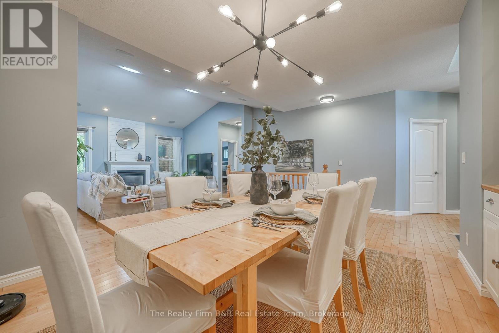 504 Crestwood Court, Woodstock, Ontario  N4T 1V3 - Photo 12 - X12397746