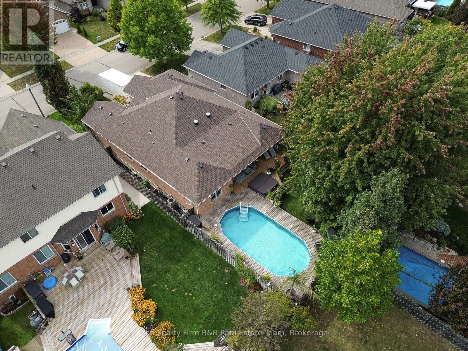 504 Crestwood Court, Woodstock, Ontario  N4T 1V3 - Photo 6 - X12397746