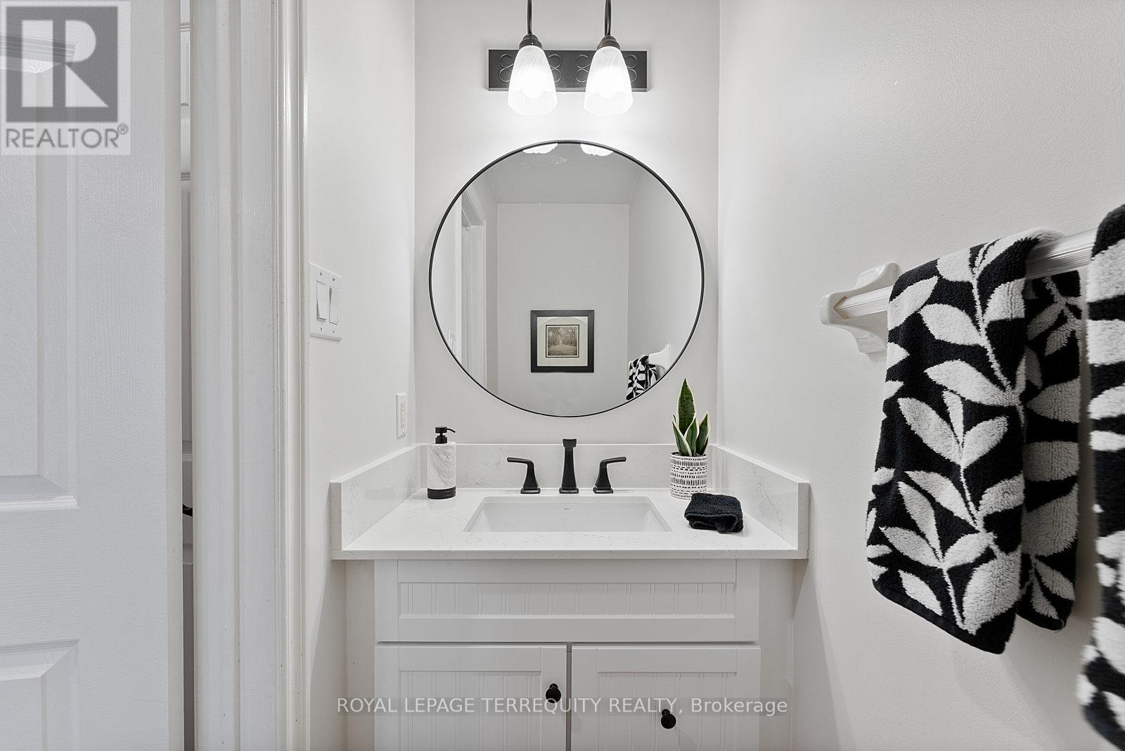 3247 Dovetail Mews, Mississauga, Ontario  L5L 5G9 - Photo 24 - W12397637