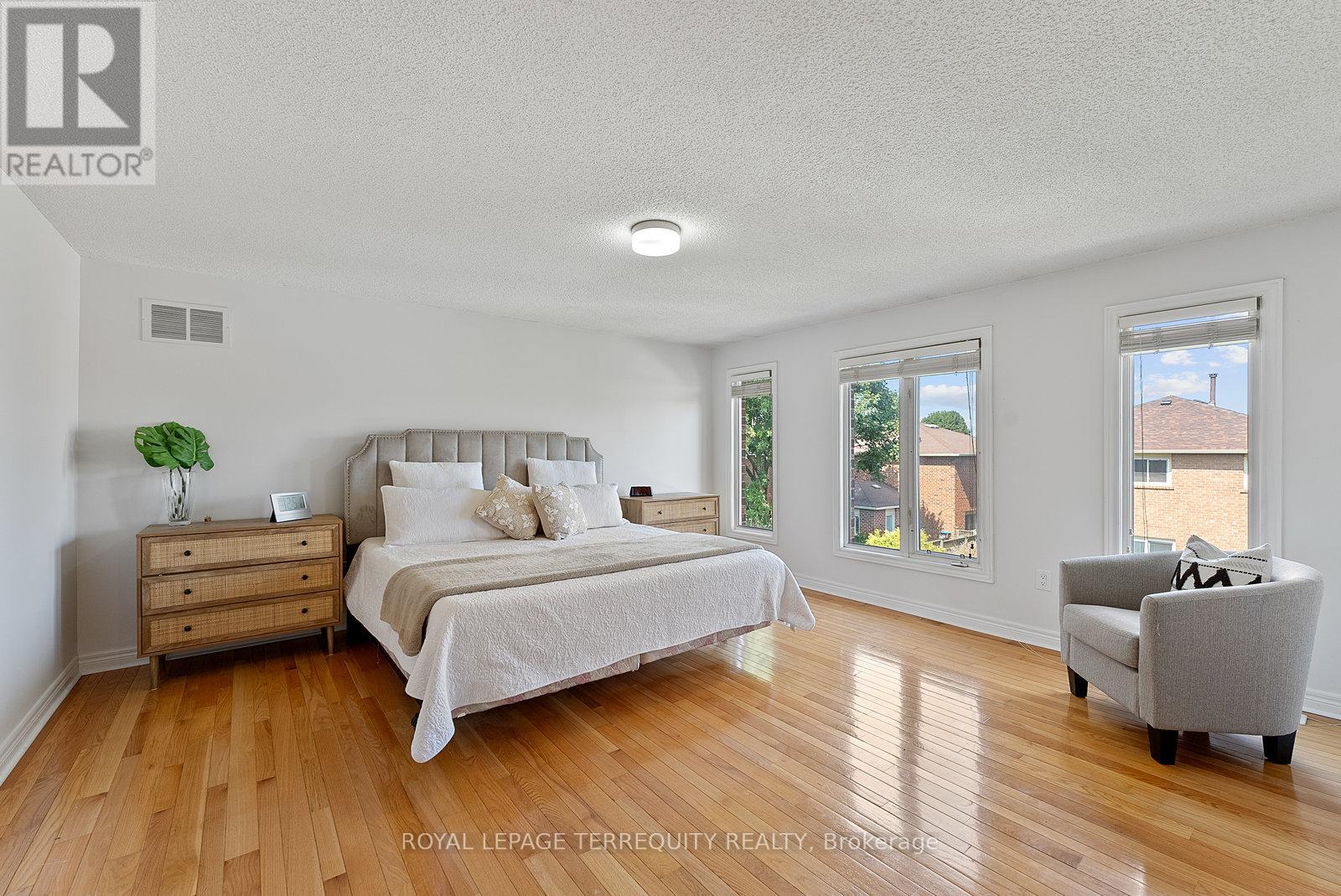 3247 Dovetail Mews, Mississauga, Ontario  L5L 5G9 - Photo 27 - W12397637