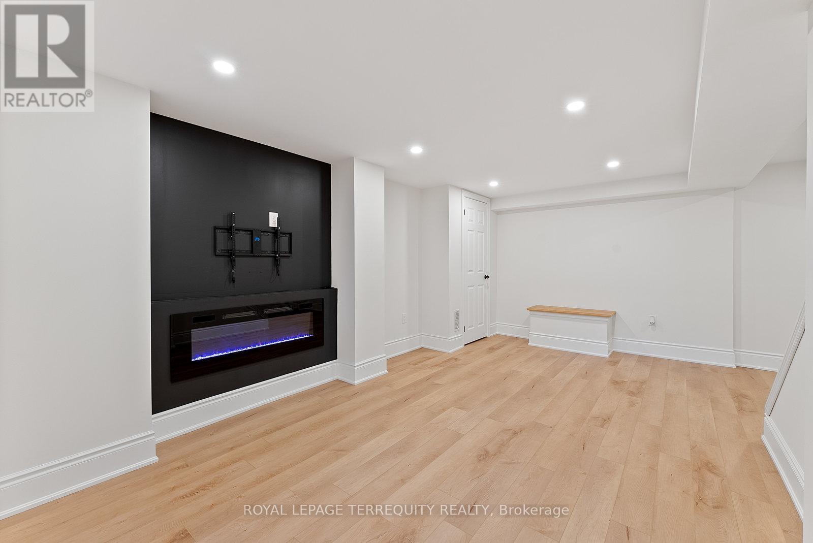 3247 Dovetail Mews, Mississauga, Ontario  L5L 5G9 - Photo 42 - W12397637
