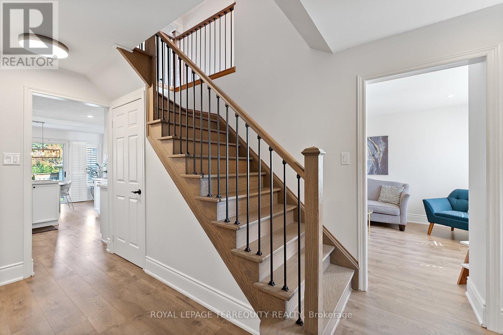 3247 Dovetail Mews, Mississauga, Ontario  L5L 5G9 - Photo 7 - W12397637